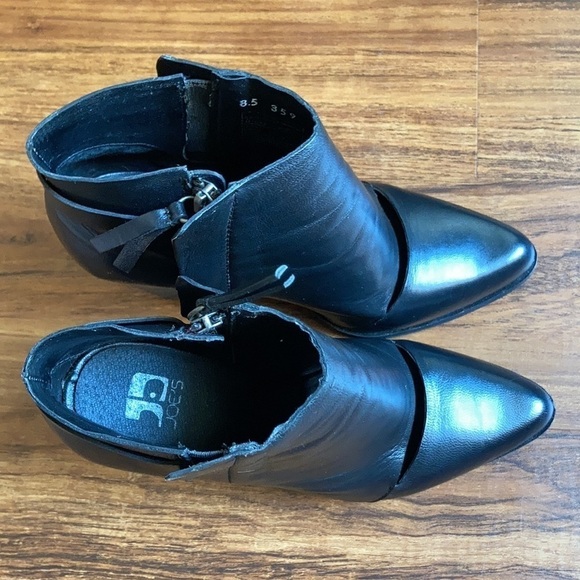 Joe’s Jeans black leather Avryl cut out boots size 8.5 - Picture 10 of 12